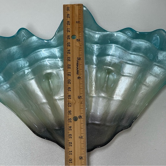Artistic Glass Shell Shaped Bowl in Blue and White - Picture 5 of 8